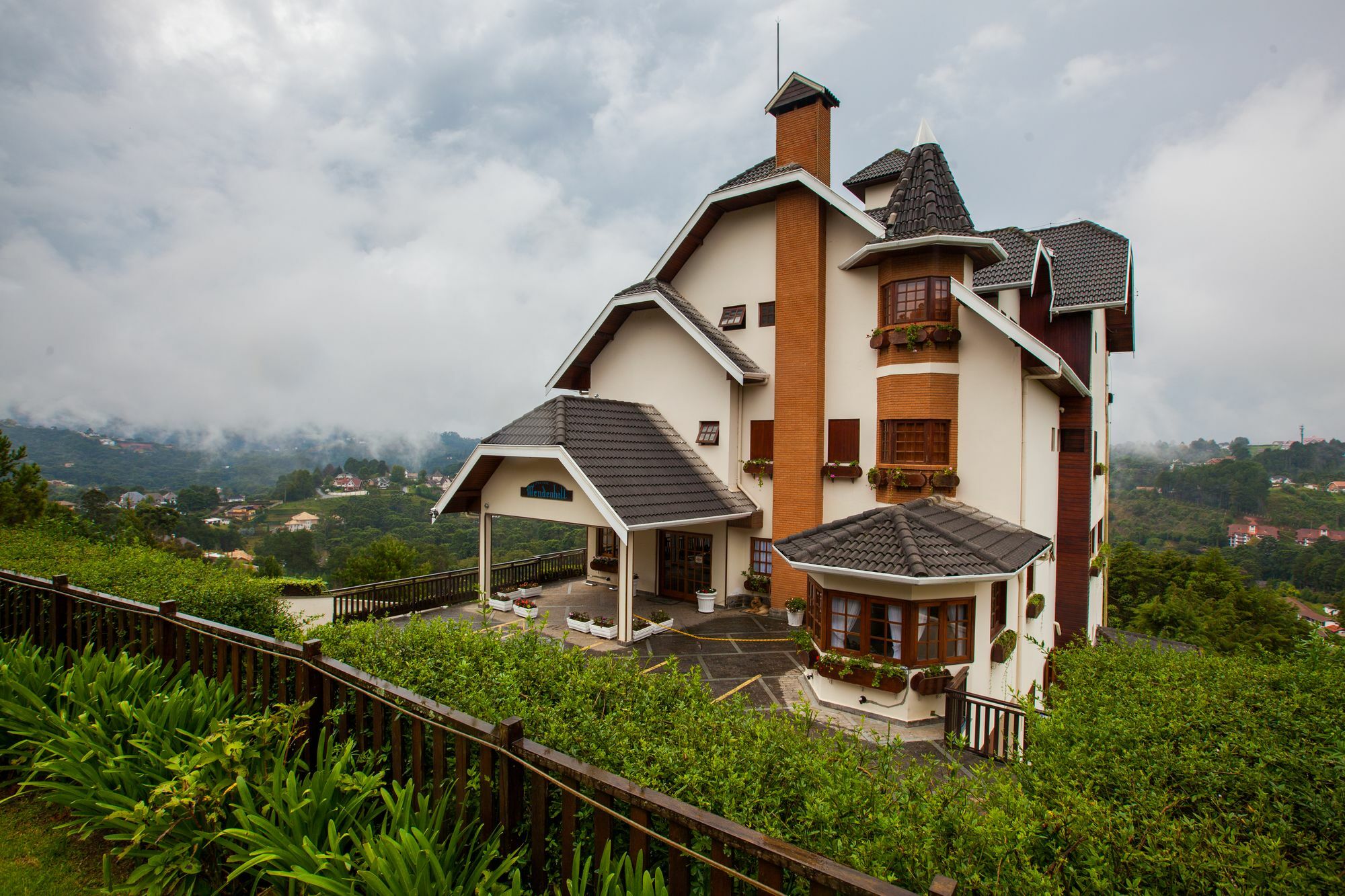 Summit Suites Hotel Кампус-ду-Жордау Экстерьер фото
